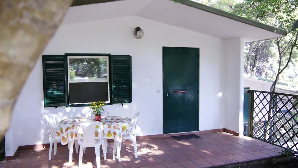 Camping Villaggio Internazionale San Menaio Zimmer foto